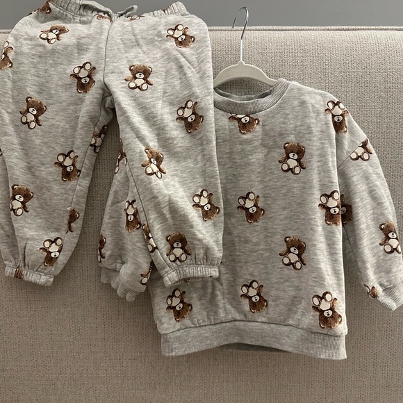 H&M Other - H&M two piece bear set 12-18 mo Like New!
